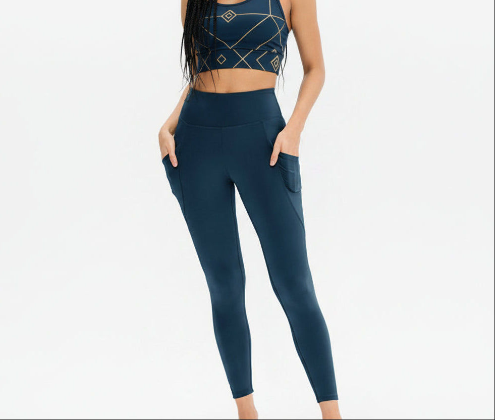 ef00ffa56fa44f0f946a51f3913594b7-Max